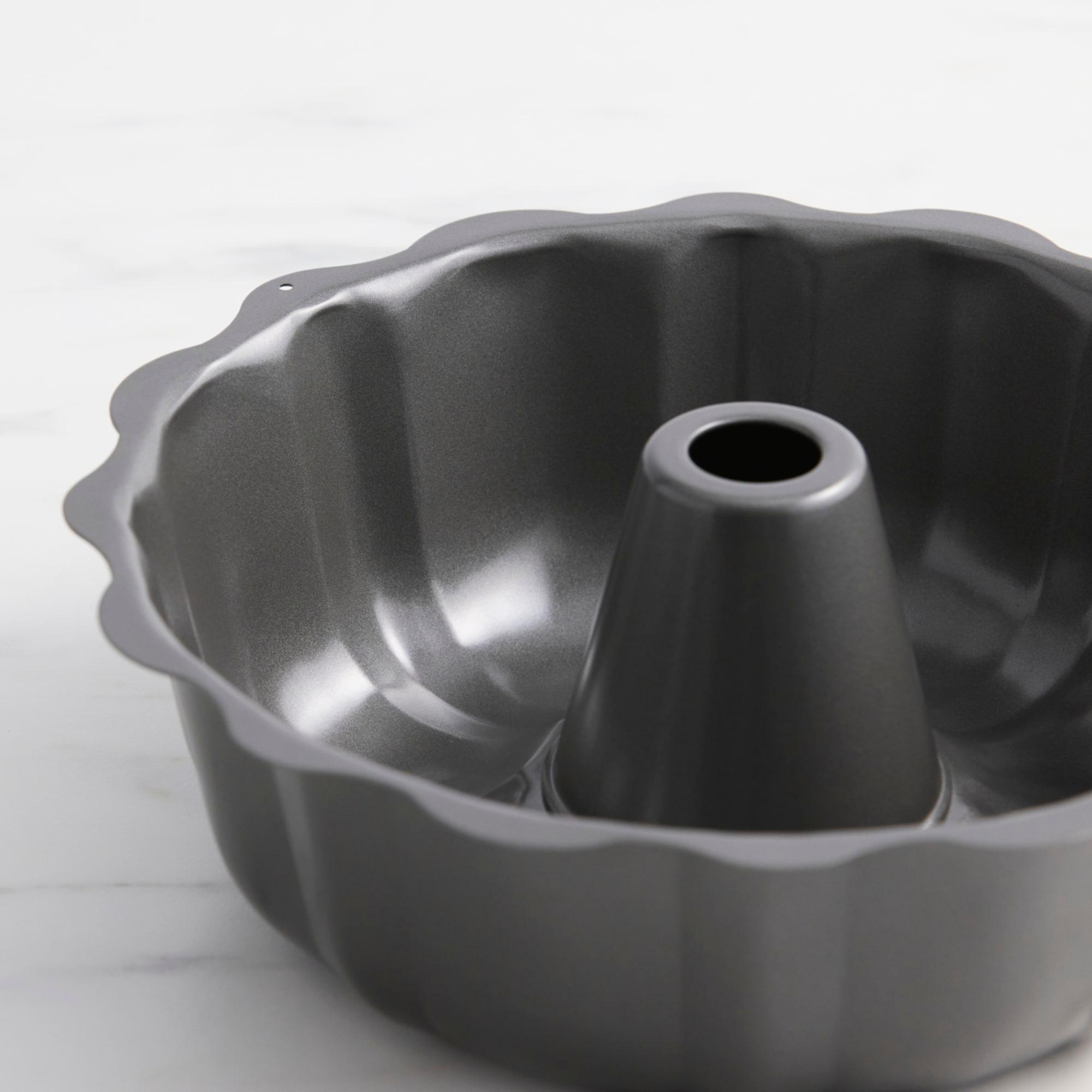 Kitchen Pro Bakewell Fluted Ring Cake Pan 27cm Image 4