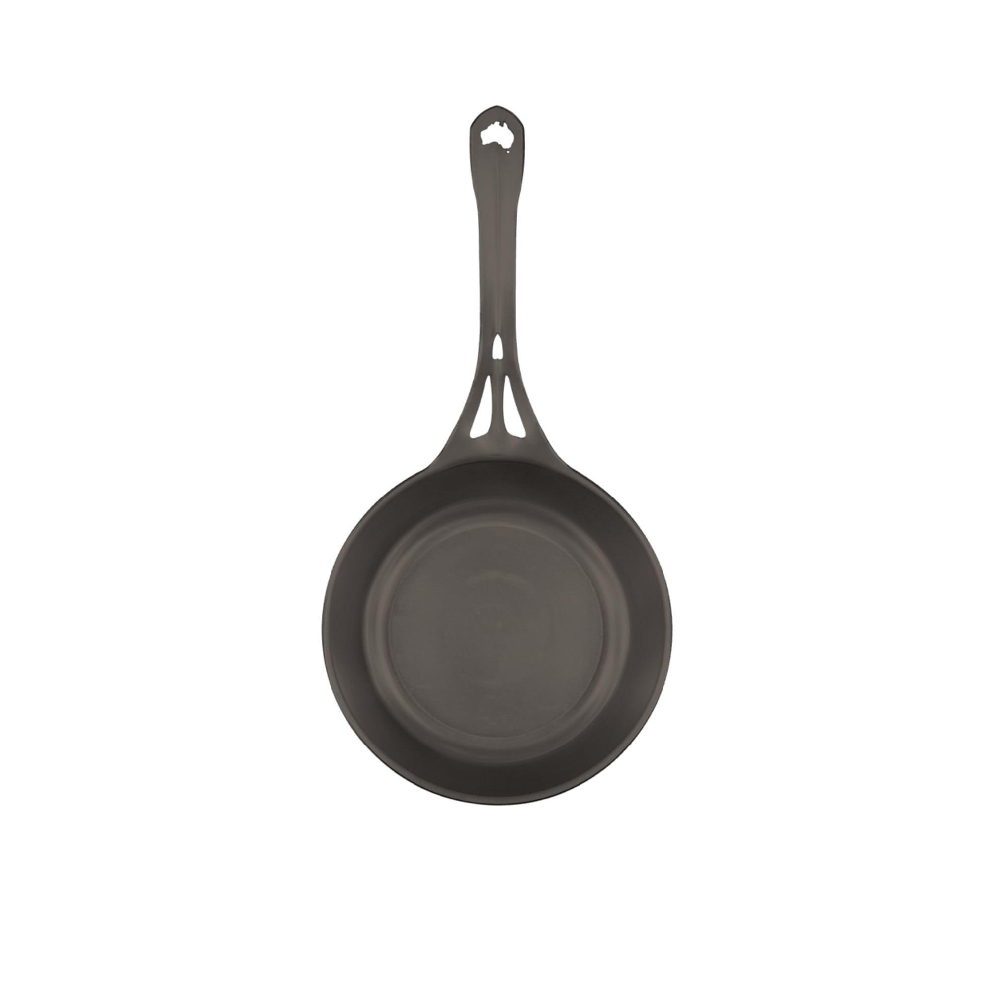 Solidteknics AUS-ION Sauteuse with Quenched Finish 22cm - 1.75L Image 2