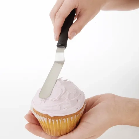 OXO Good Grips Cupcake Icing Knife Image 2