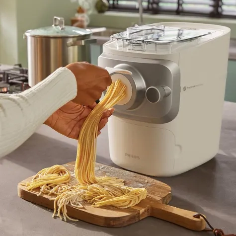 Philips HR2660/00 Premium Pasta and Noodle Maker White Image 2