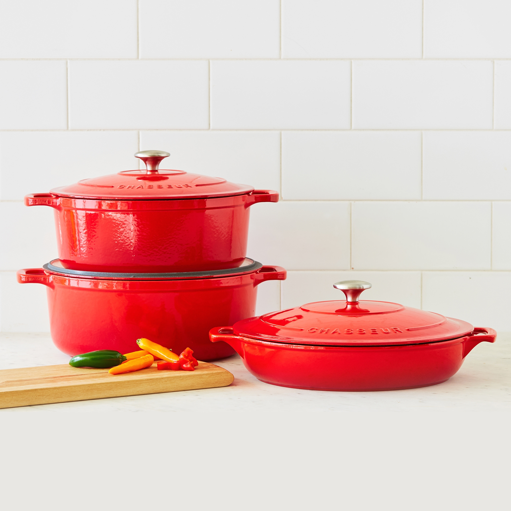 Chasseur Round French Oven 26cm - 5L Chilli Red Image 2