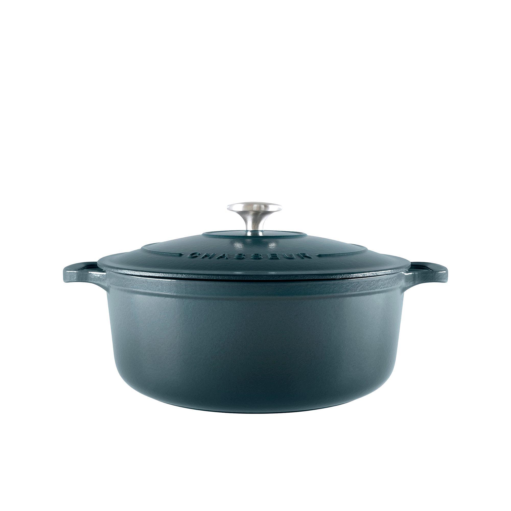 Chasseur Round French Oven 26cm - 5L Liquorice Blue Image 3