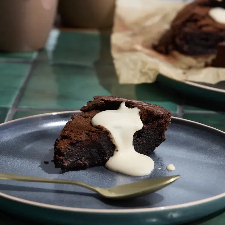 2024-03-22-Flourless-Chocolate-Cake-with-coffee-cream-RECIPE 03