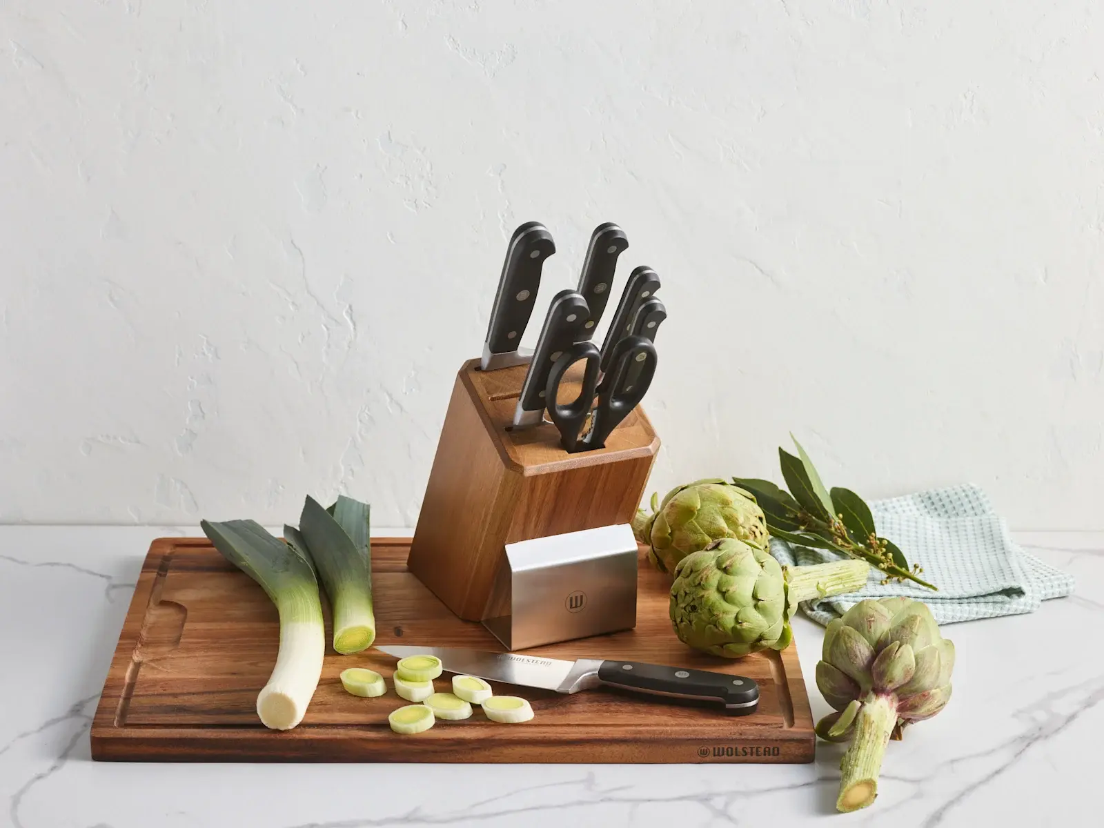 2025-05-27-Wolstead-Calibre-8pc-Knife-Block-Set-SS24-02 A Web 4 By 3