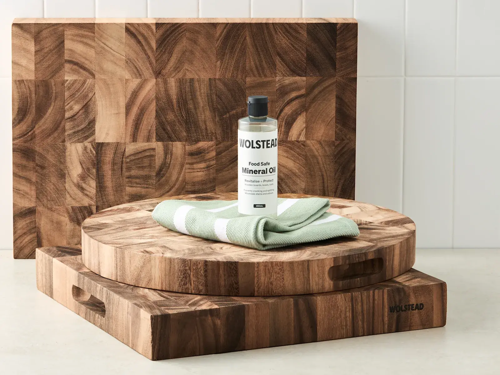 2025 06 10 Wolstead-Cutting-Board-Food-Safe-Mineral-Oil-250mL-LS 01