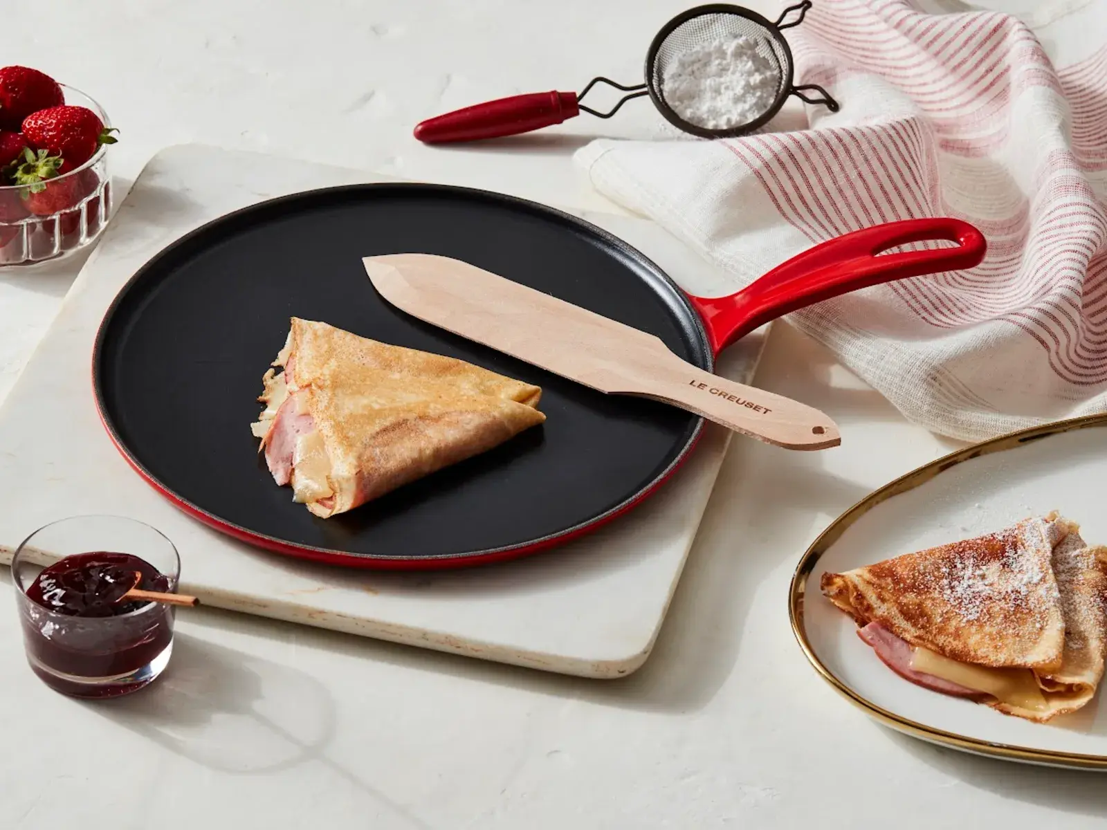 Le Creuset crêpe pan
