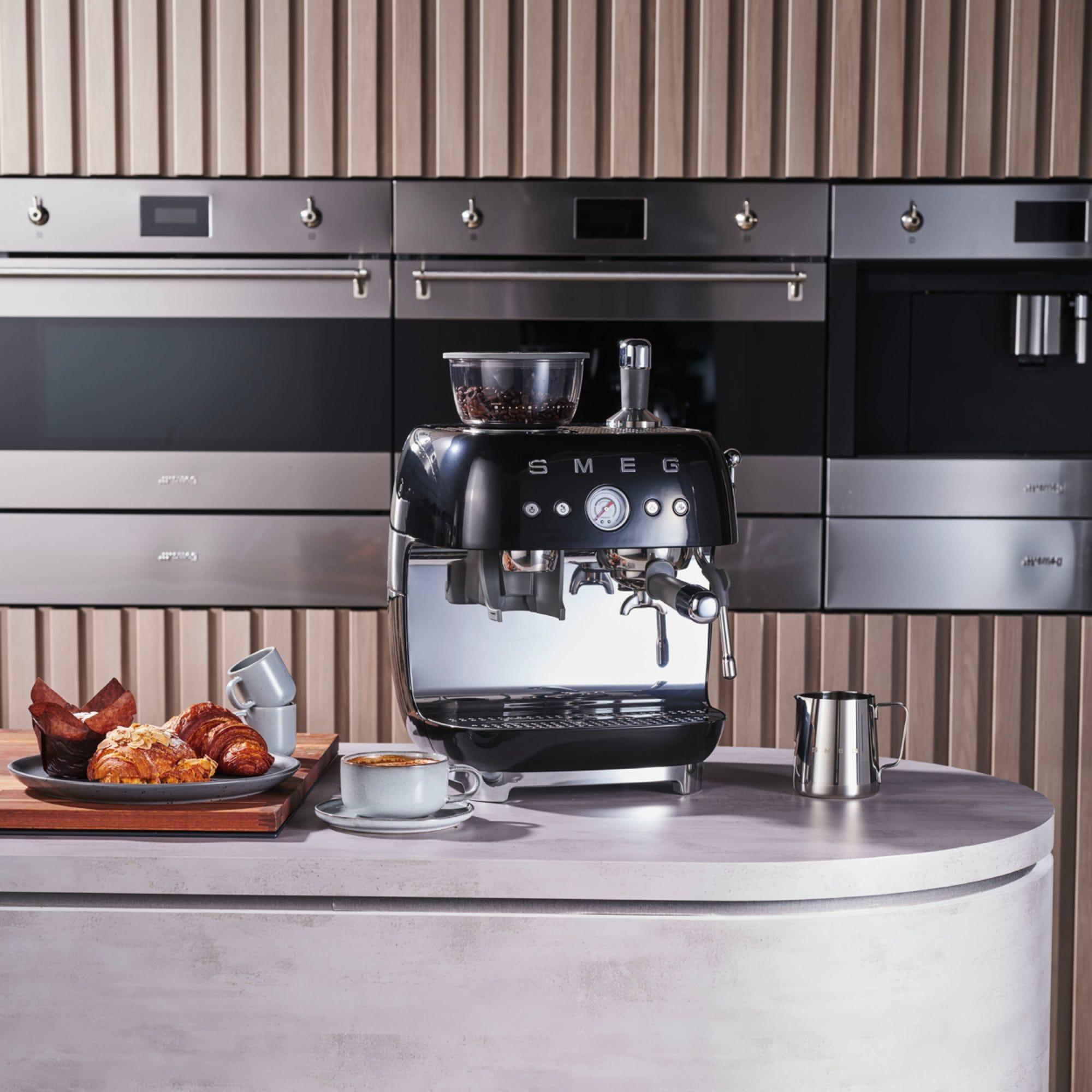 Smeg 50's Retro Style Espresso Machine with Built In Grinder Black Image 11