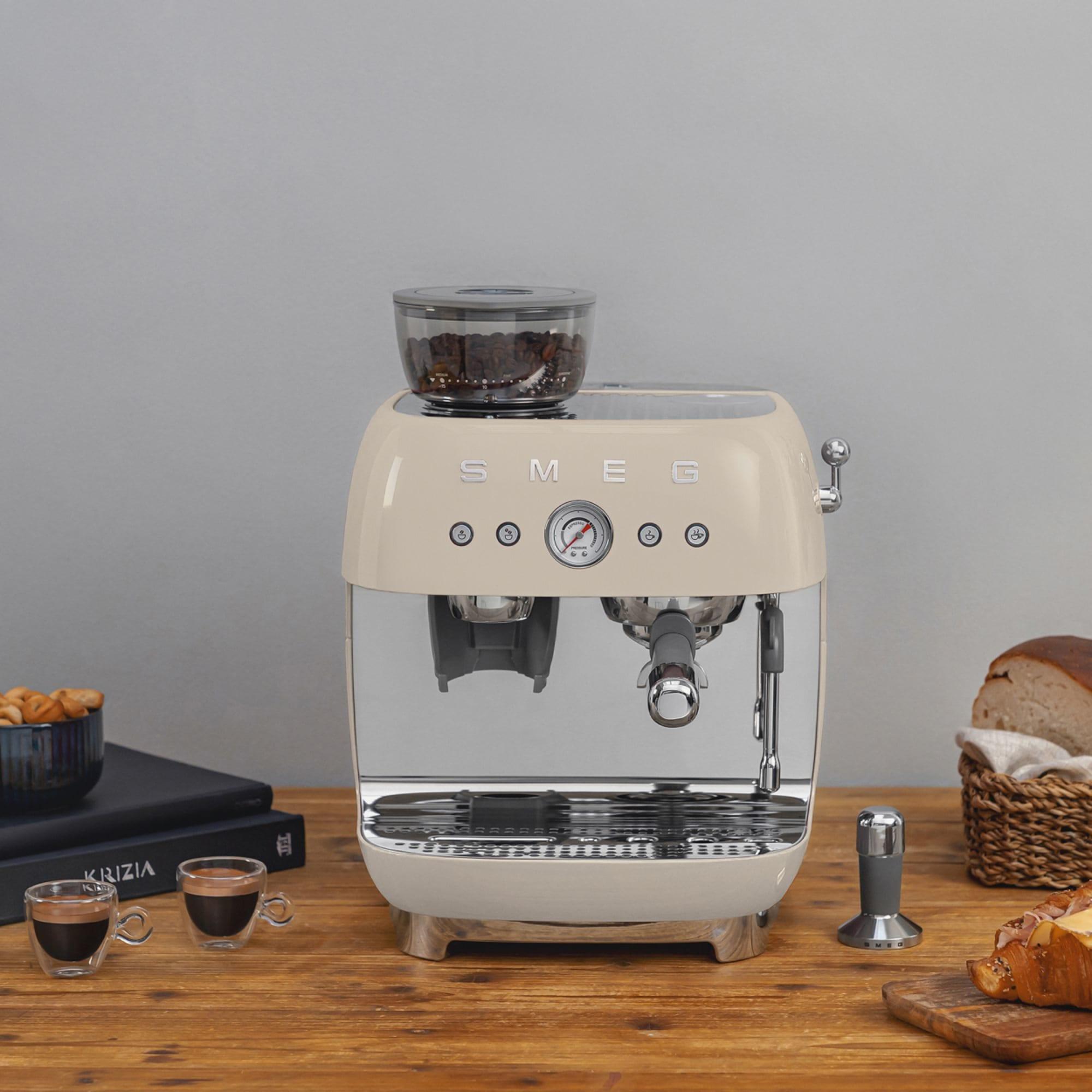 Smeg 50's Retro Style Espresso Machine with Built In Grinder Cream Image 11