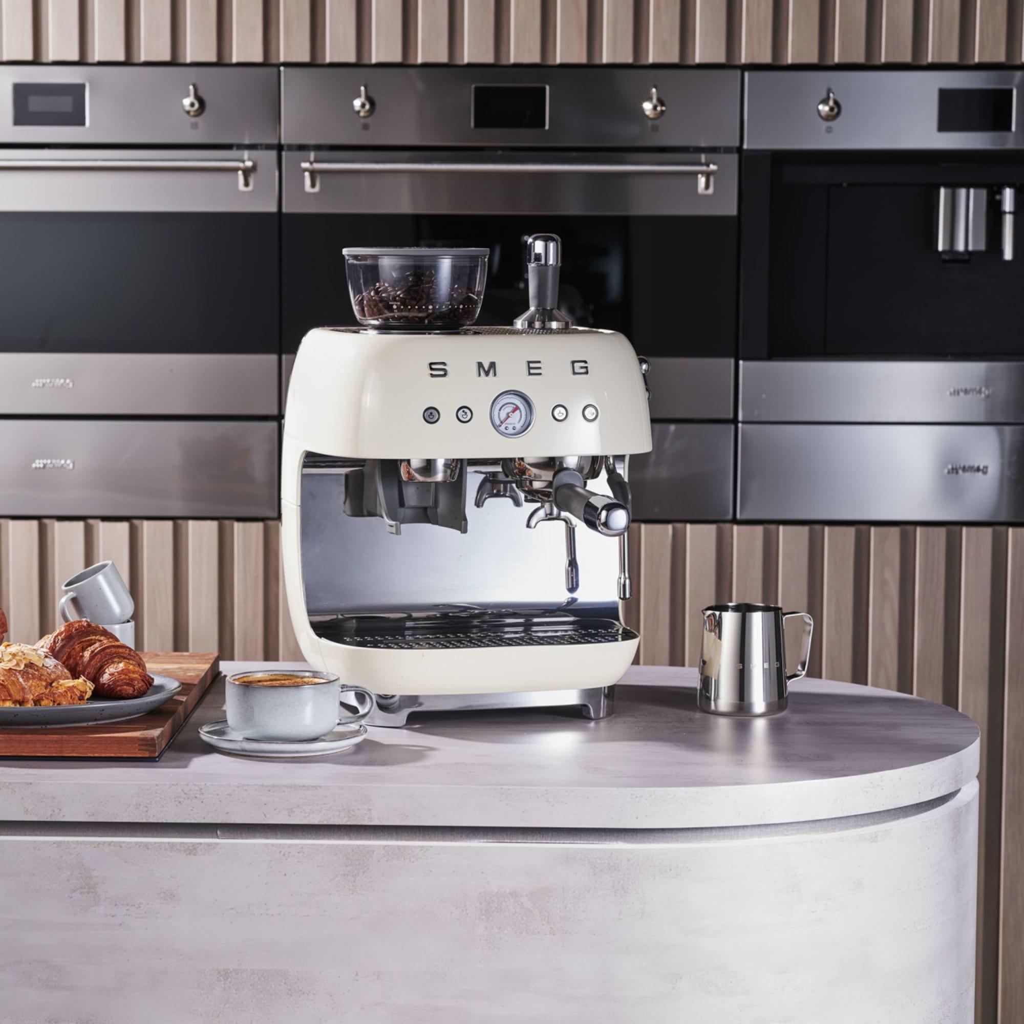 Smeg 50's Retro Style Espresso Machine with Built In Grinder Cream Image 12