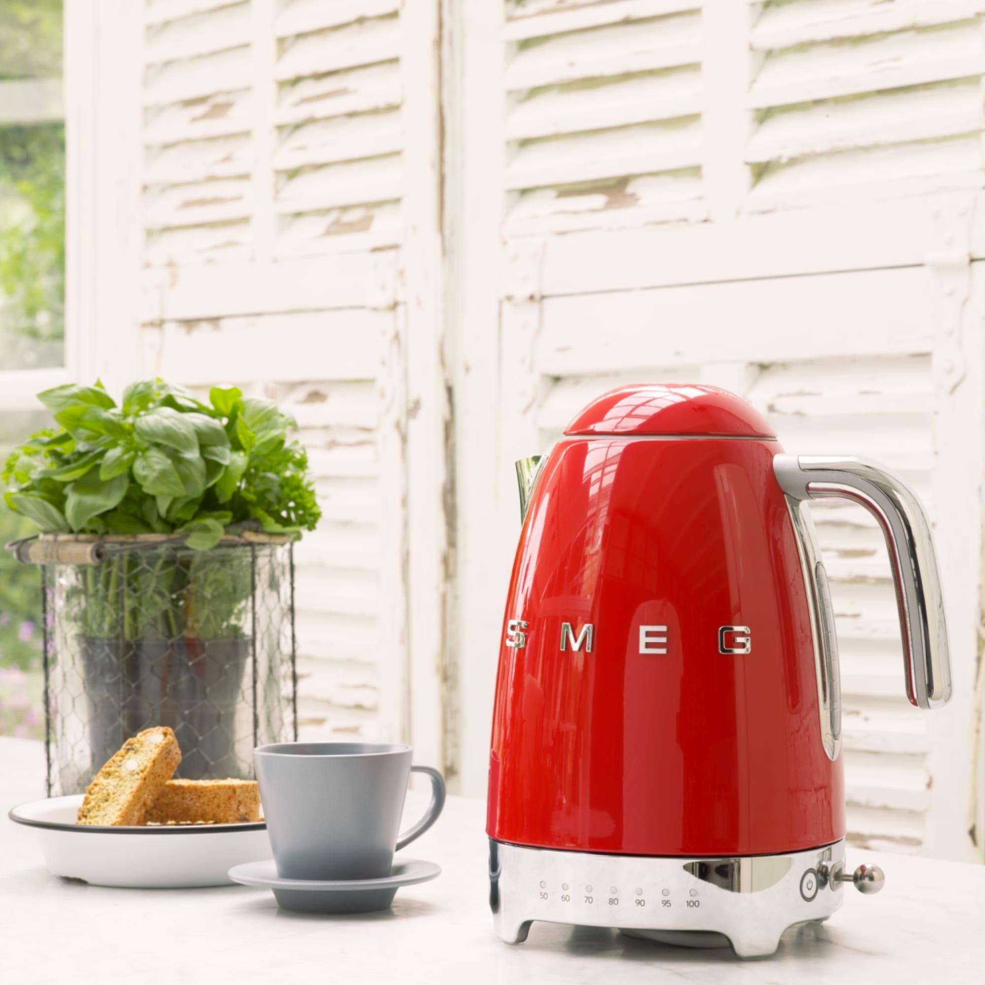 Smeg 50's Retro Style Variable Temperature Kettle 1.7L Red Image 7