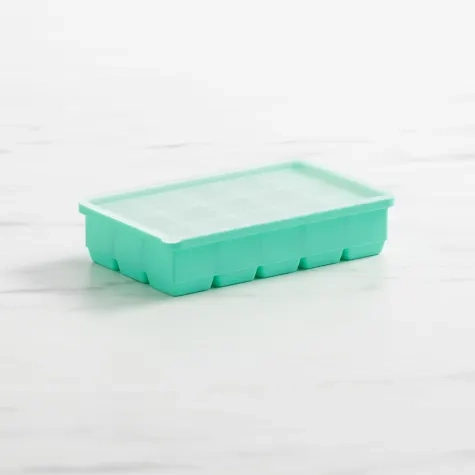 Kitchen Pro Kool 15 Cube Silicone Ice Tray with Lid Image 1