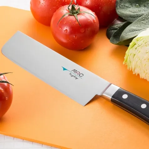 MAC Professional Series Japanese Vegetable Knife 17cm Image 2