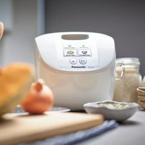 Panasonic Rice Cooker 10 Cup White Image 2