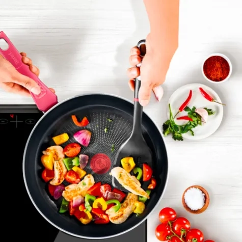 Tefal Daily Expert Frypan 24cm Red Image 2