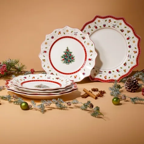 Villeroy & Boch Toy's Delight Winter Collage Dinner Plate Set 8pc Image 2
