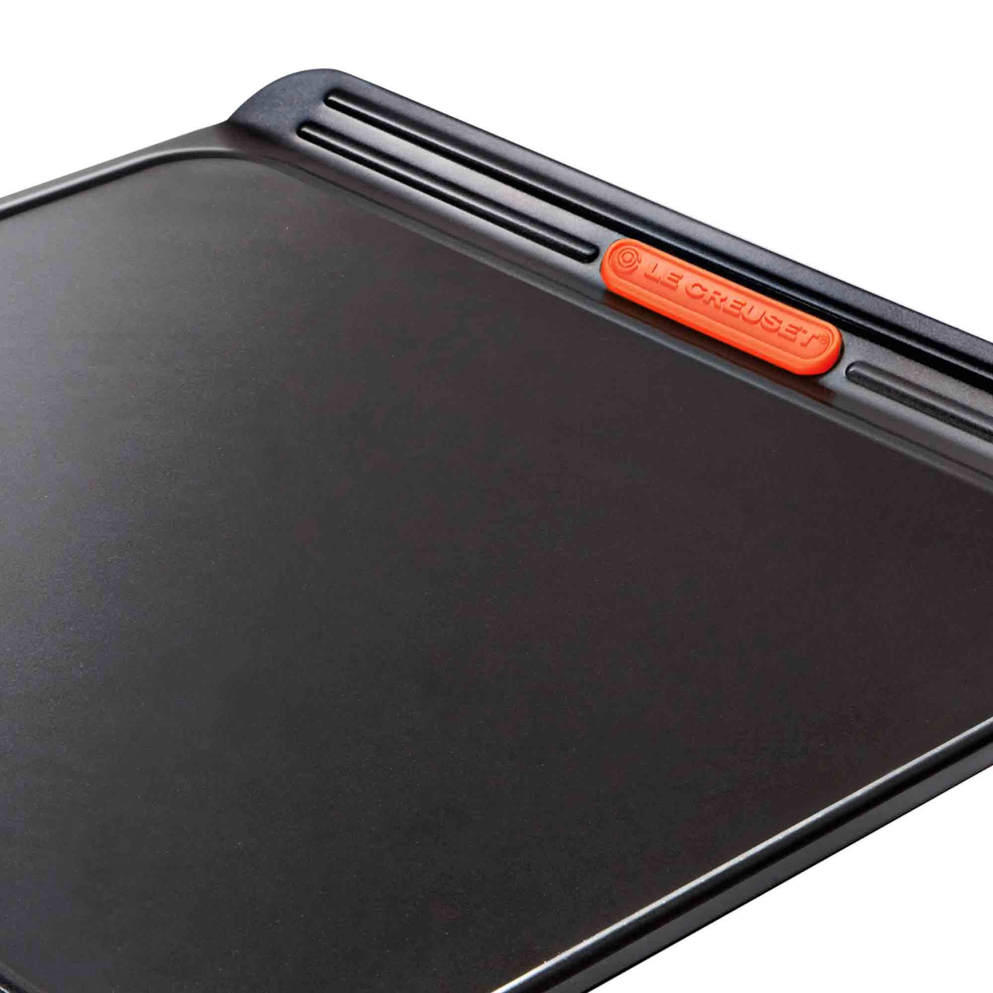 Le Creuset Toughened Non Stick Insulated Cookie Tray 38cm Image 2