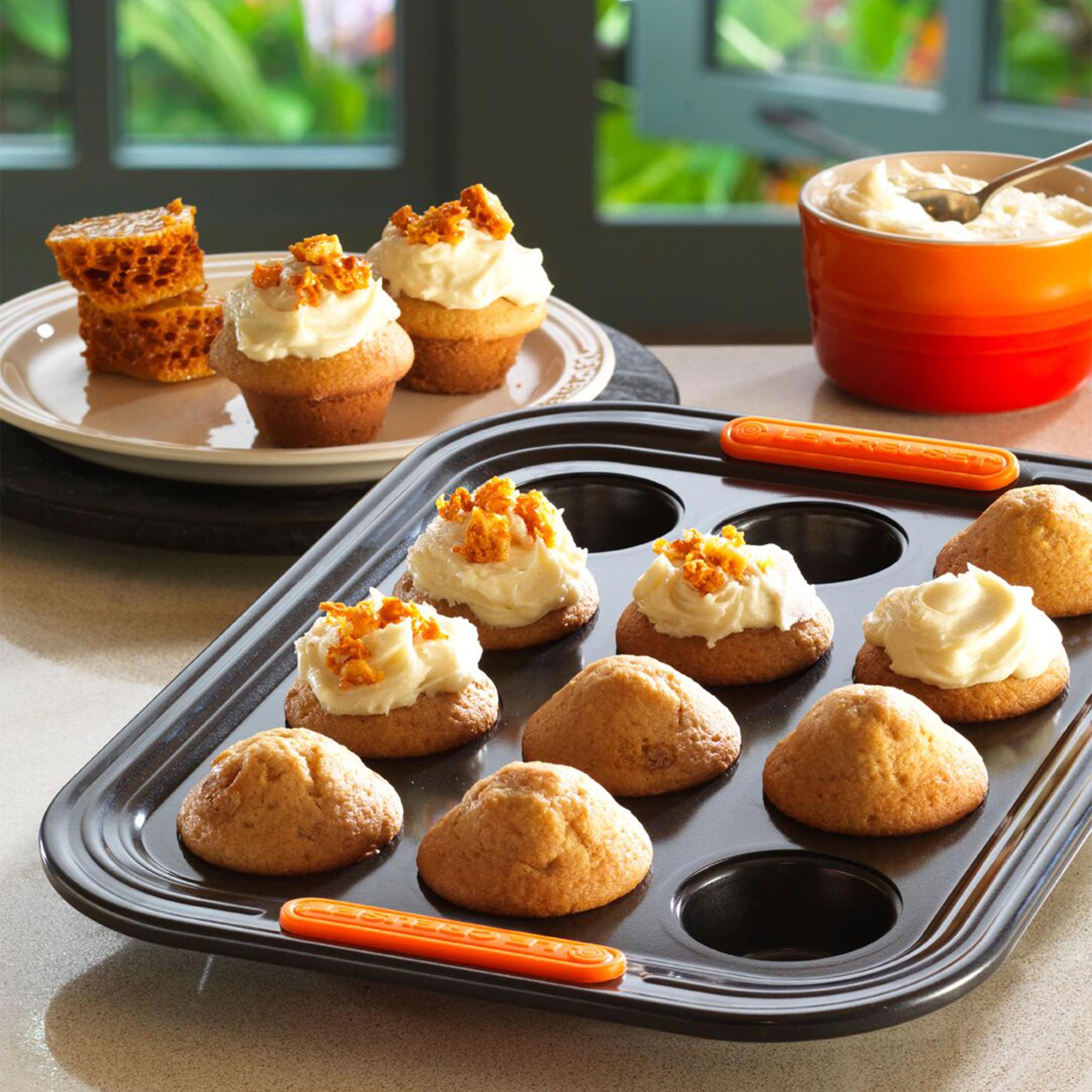 Le Creuset Toughened Non Stick Muffin Tray 12 Cup Image 3