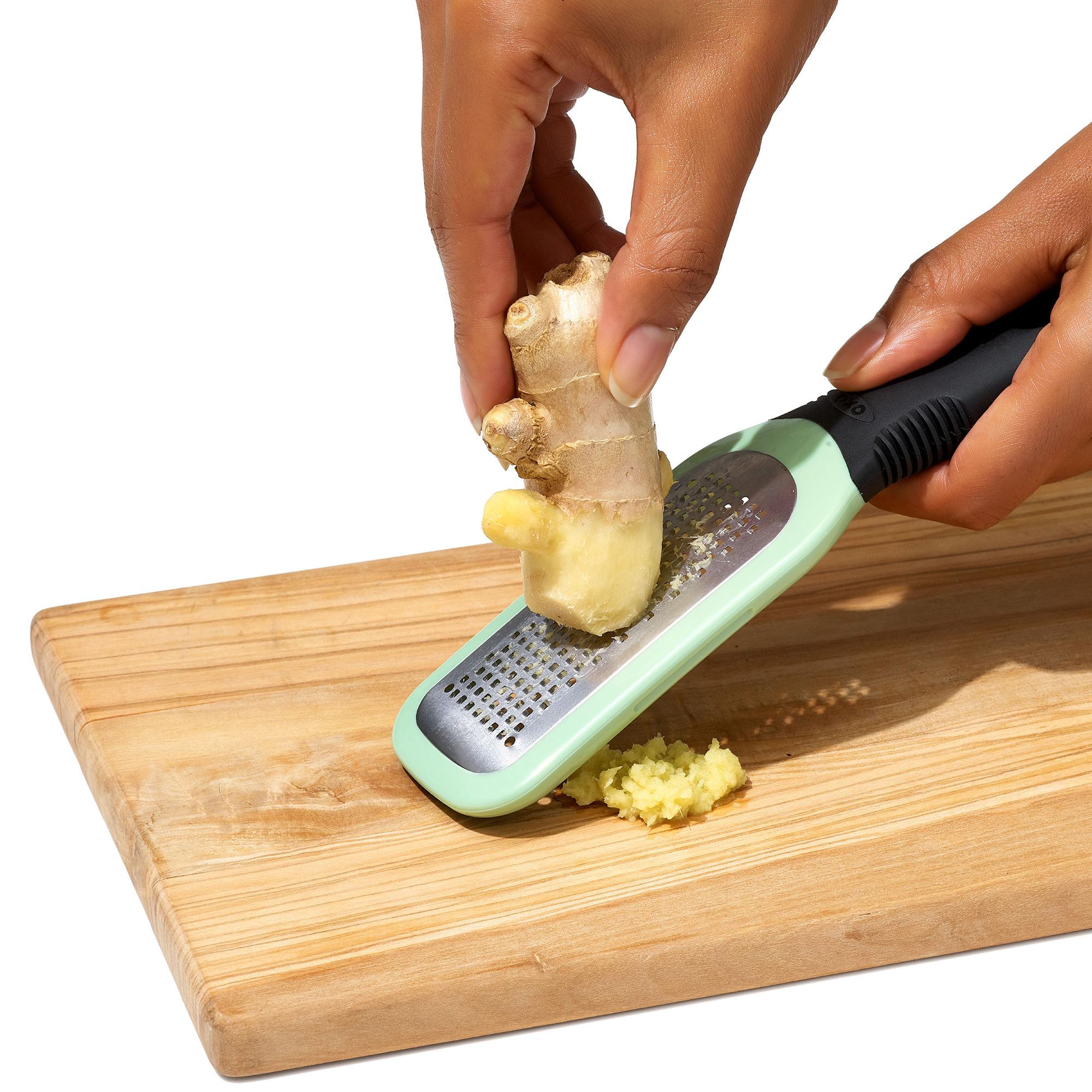 OXO Good Grips Etched Ginger & Garlic Grater Image 4