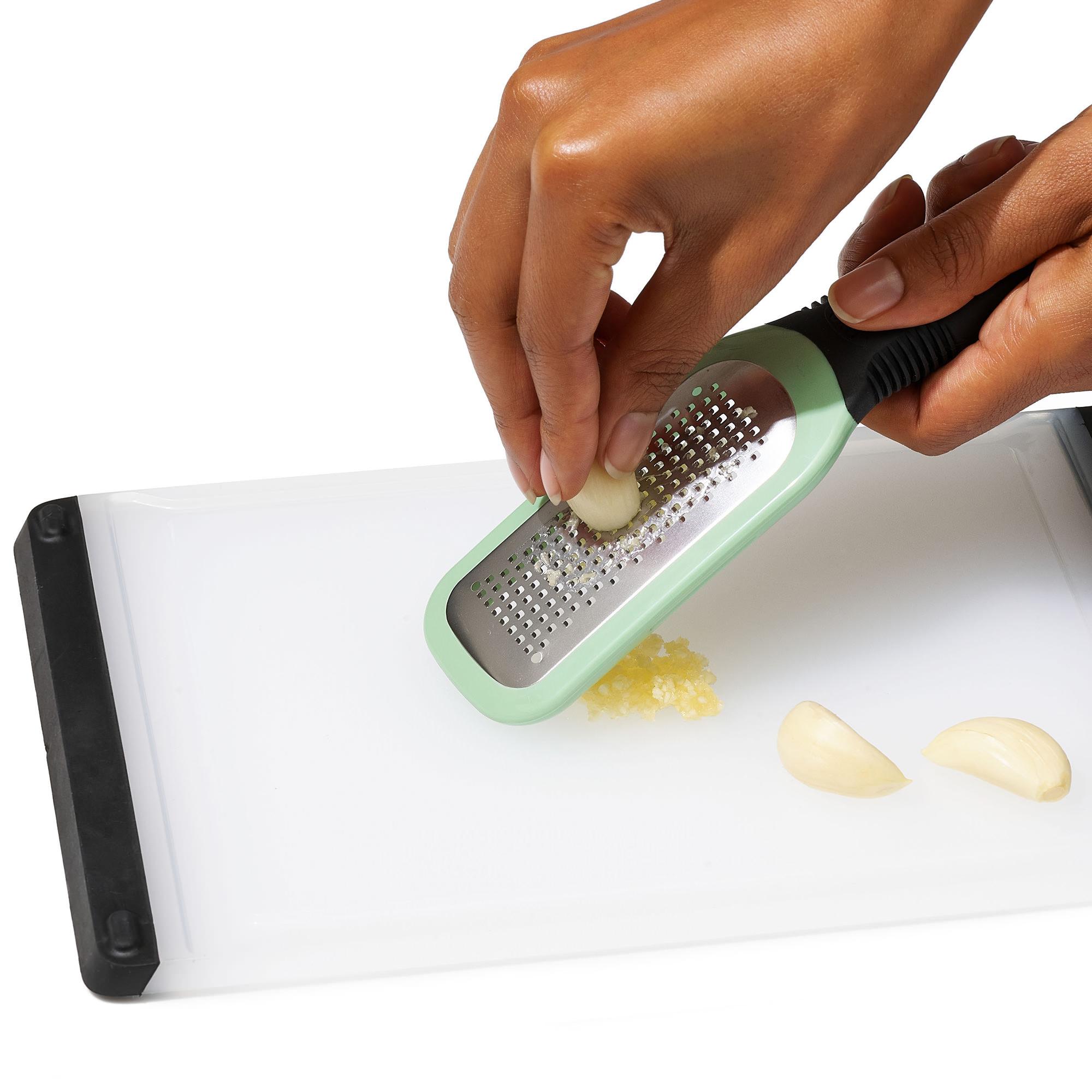 OXO Good Grips Etched Ginger & Garlic Grater Image 6