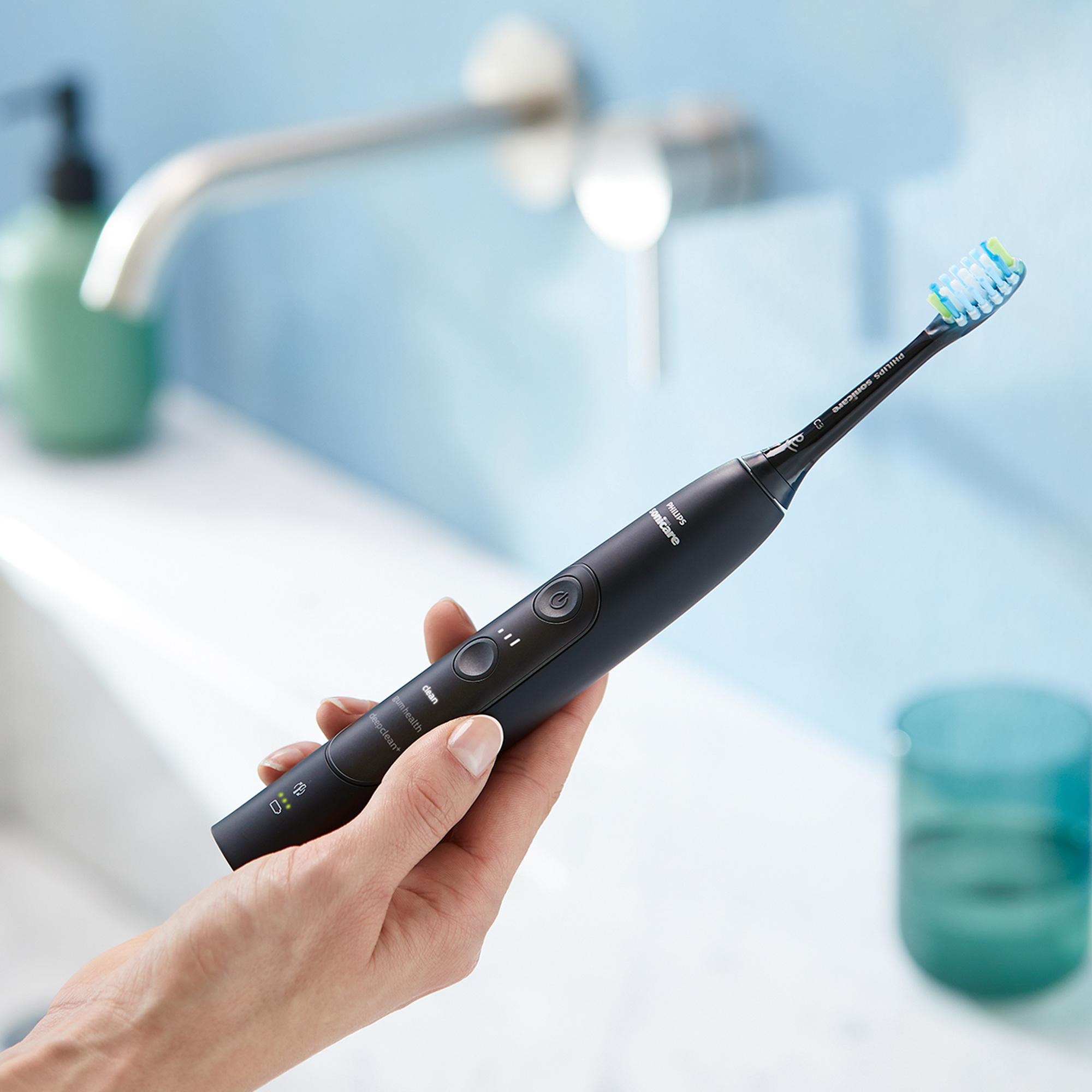 Philips Sonicare 7300 ExpertClean Electric Toothbrush Black Image 4