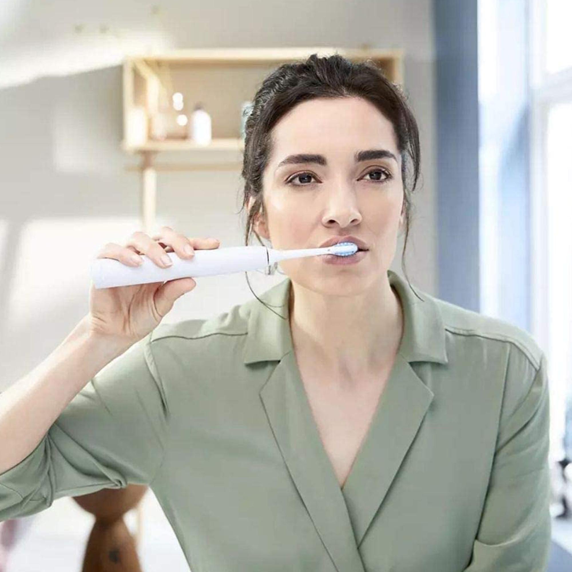 Philips Sonicare 7300 ExpertClean Electric Toothbrush Silver Image 3