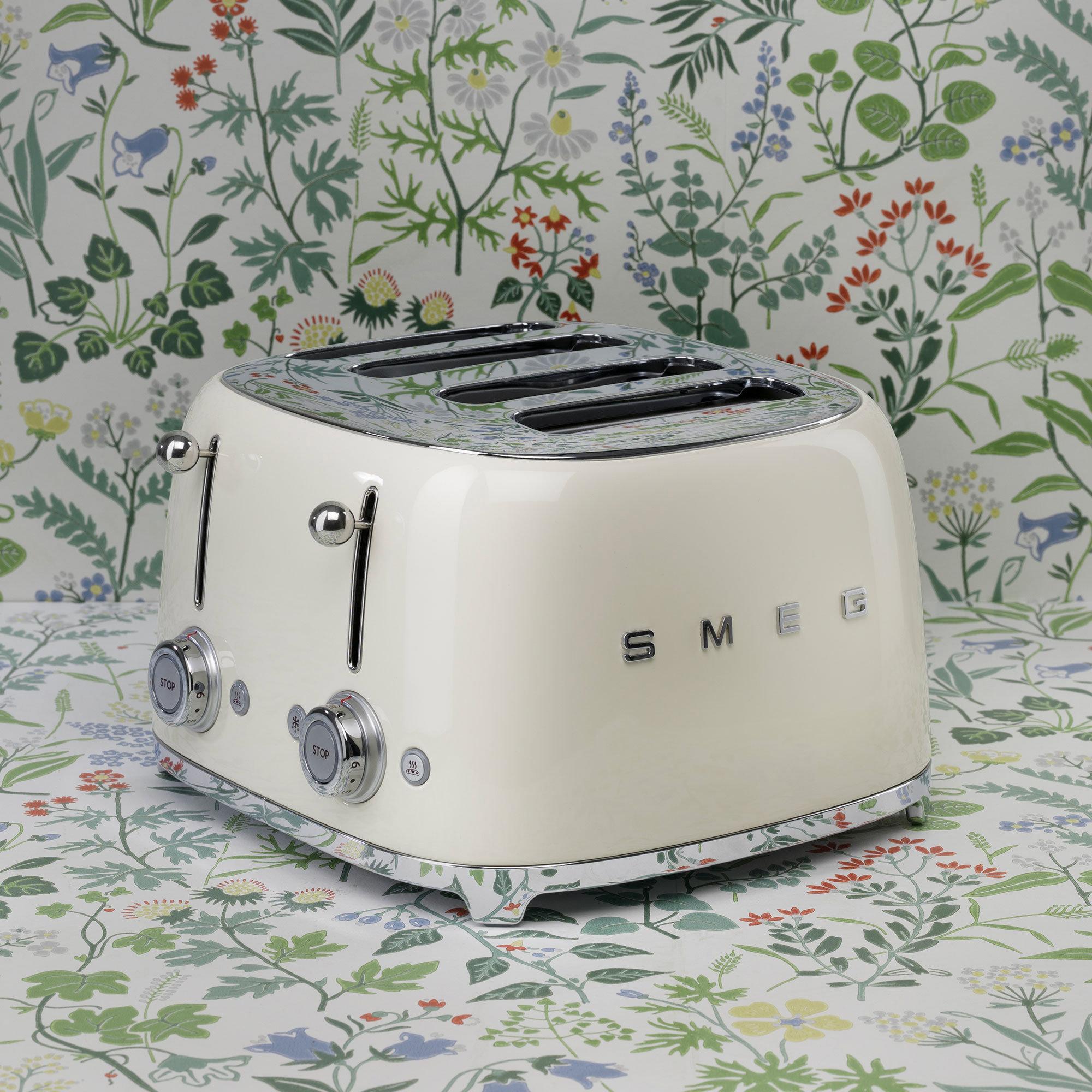 Smeg 50's Retro Style 4 Slot Toaster Cream Image 4