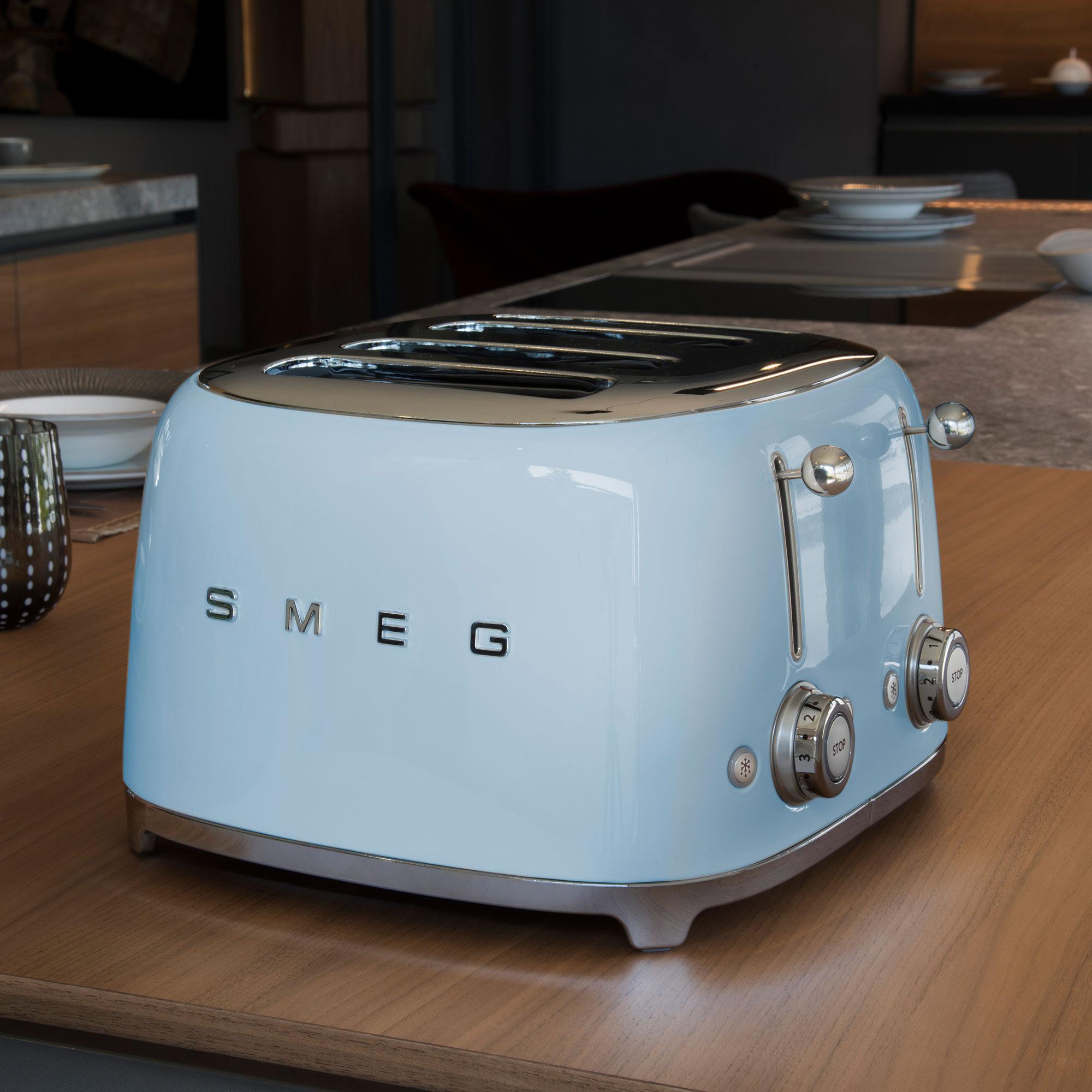 Smeg 50's Retro Style 4 Slot Toaster Pastel Blue Image 2