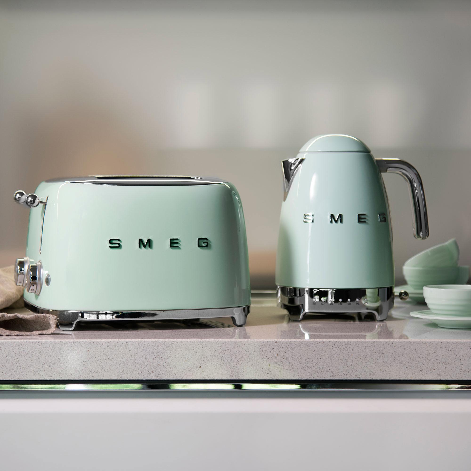 Smeg 50's Retro Style 4 Slot Toaster Pastel Green Image 3