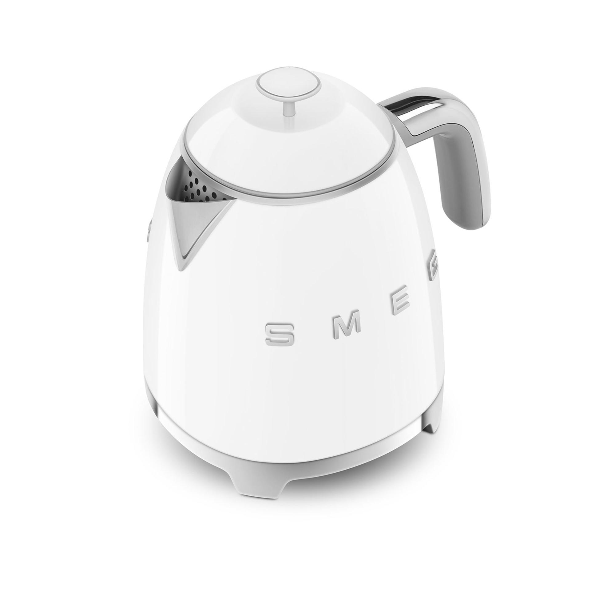 Smeg 50's Retro Style Mini Kettle 800ml White Image 5
